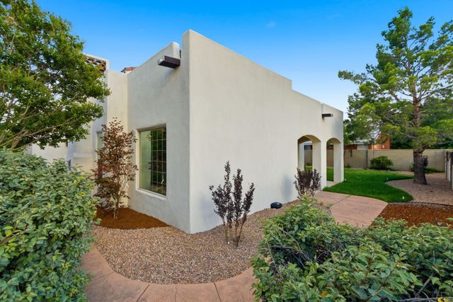 3723 Alamogordo Drive NW, Albuquerque, NM 87120