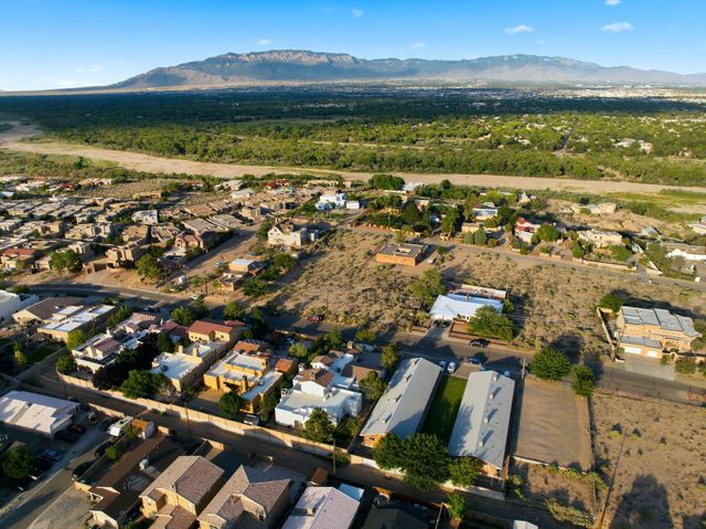 3723 Alamogordo Drive NW, Albuquerque, NM 87120