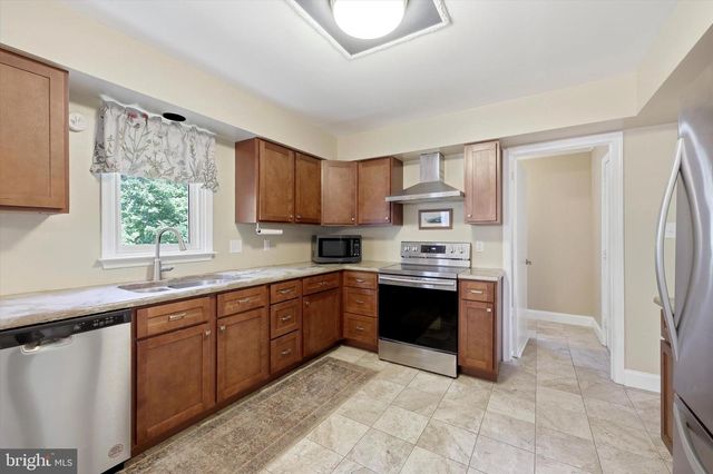 615 W ROSEDALE AVE, West Chester, PA 19382