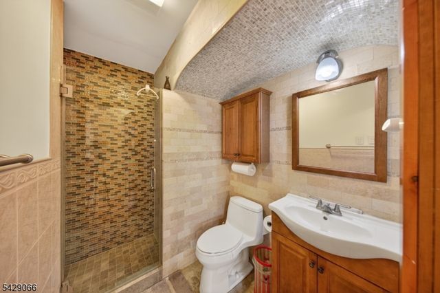 16 Columbus Rd, Sparta Twp., NJ 07871