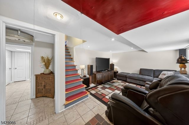 16 Columbus Rd, Sparta Twp., NJ 07871