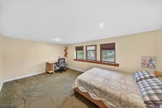 16 Columbus Rd, Sparta Twp., NJ 07871