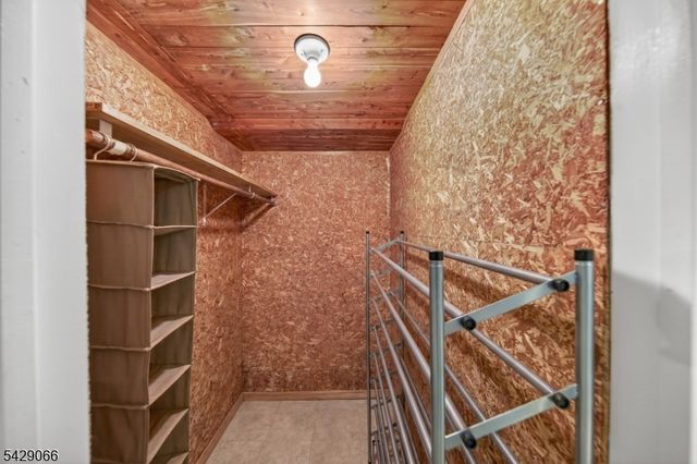 16 Columbus Rd, Sparta Twp., NJ 07871