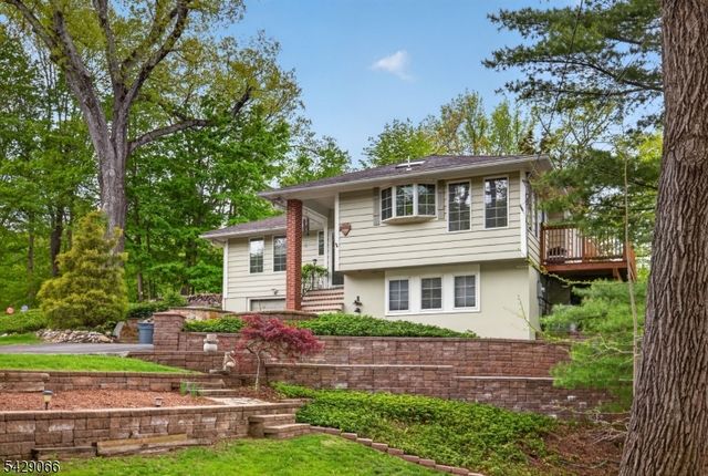 16 Columbus Rd, Sparta Twp., NJ 07871