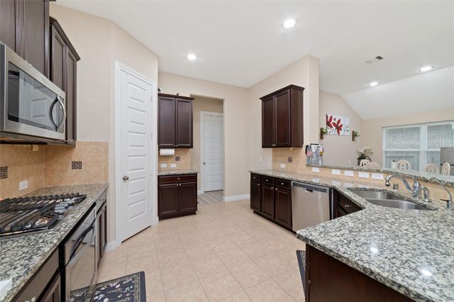 2309 Newton Branch Lane, Pearland, TX 77089
