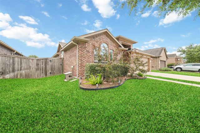 2309 Newton Branch Lane, Pearland, TX 77089