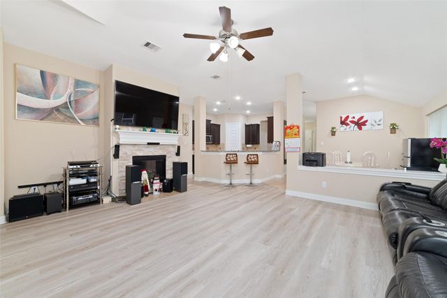 2309 Newton Branch Lane, Pearland, TX 77089