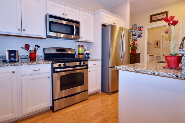 6 Chadwick Ct 6, Mashpee, MA 02649