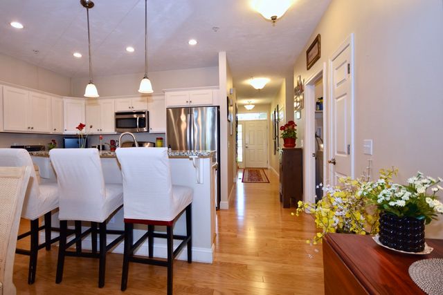 6 Chadwick Ct 6, Mashpee, MA 02649