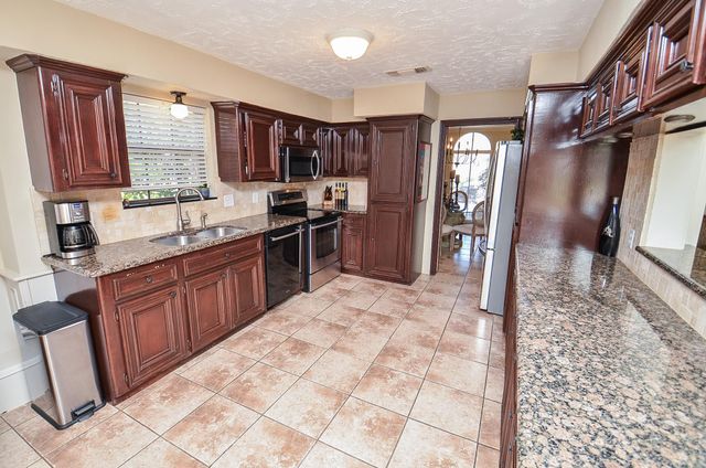 2842 W Pebble Beach Drive, Missouri City, TX 77459