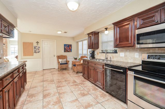 2842 W Pebble Beach Drive, Missouri City, TX 77459