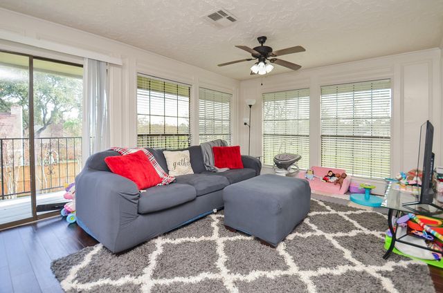 2842 W Pebble Beach Drive, Missouri City, TX 77459