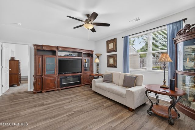 144 Windy Woods Way, Wilmington, NC 28401