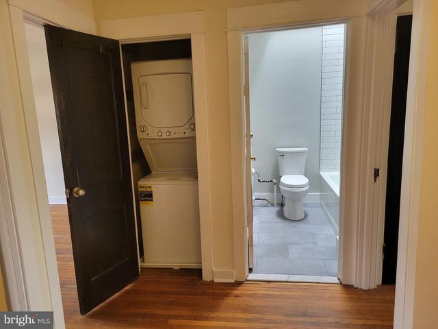 20 W ATHENS AVE, Ardmore, PA 19003