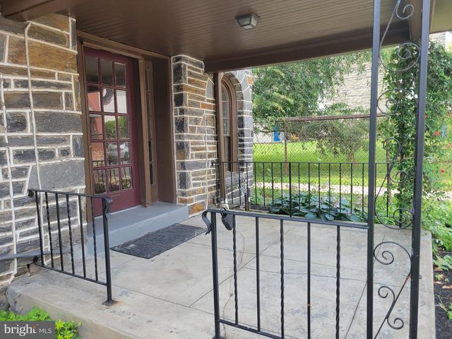 20 W ATHENS AVE, Ardmore, PA 19003