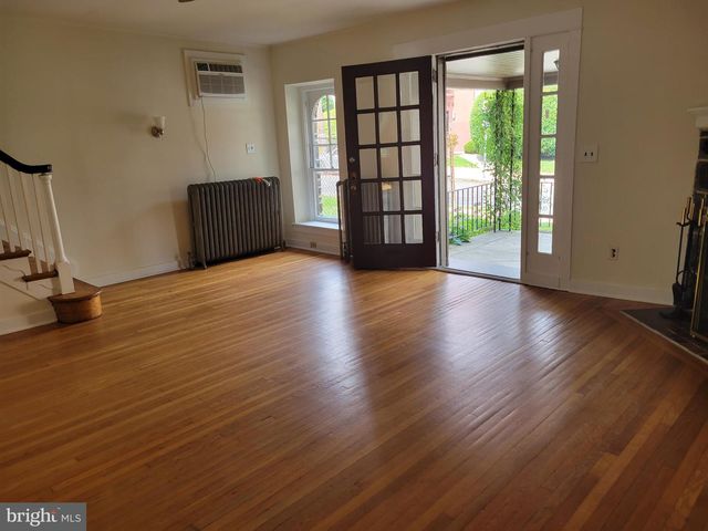 20 W ATHENS AVE, Ardmore, PA 19003