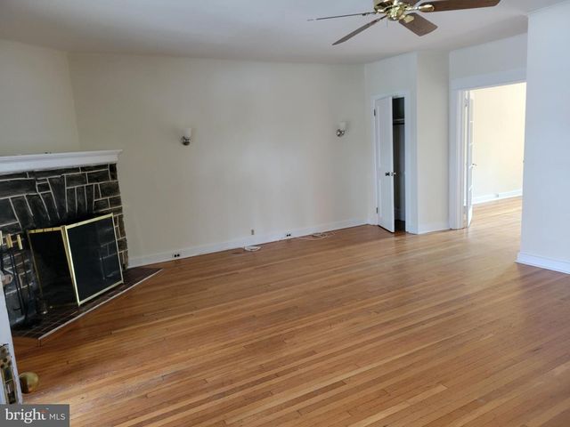 20 W ATHENS AVE, Ardmore, PA 19003