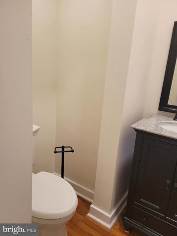 20 W ATHENS AVE, Ardmore, PA 19003