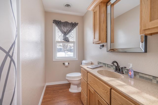 1211 13th Avenue SW, Willmar, MN 56201