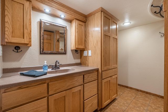 1211 13th Avenue SW, Willmar, MN 56201