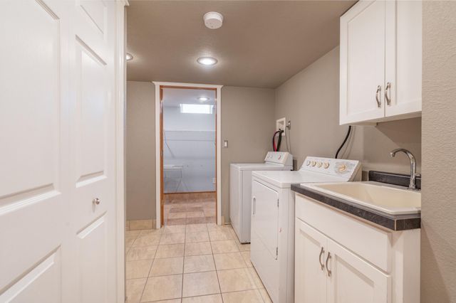 1211 13th Avenue SW, Willmar, MN 56201