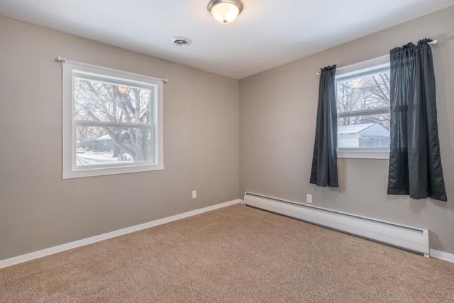 1211 13th Avenue SW, Willmar, MN 56201