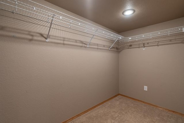 1211 13th Avenue SW, Willmar, MN 56201