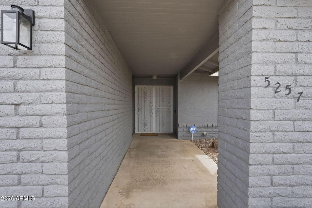 5257 W ACAPULCO Lane, Glendale, AZ 85306 — photo 4