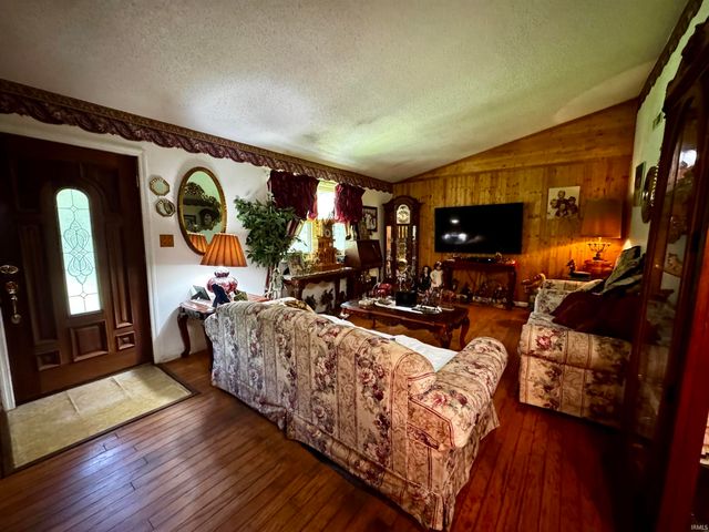 4005 Texas Pike Road, Spencer, IN 47460