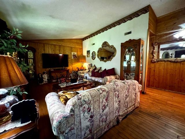 4005 Texas Pike Road, Spencer, IN 47460