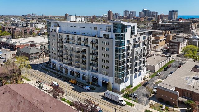 601 E Ogden AVENUE #803, Milwaukee, WI 53202