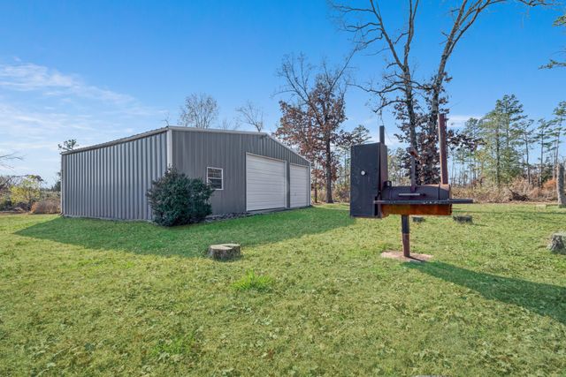 201 County Road 35930, Powderly, TX 75473