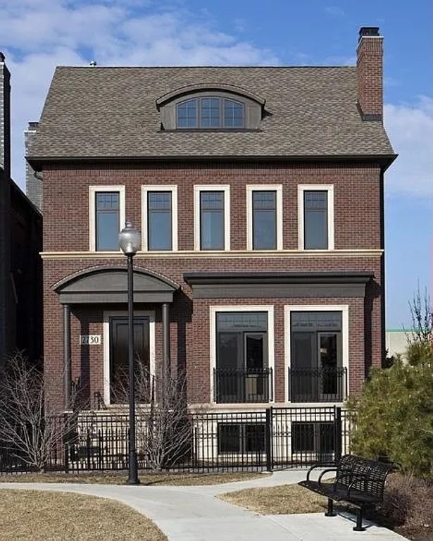 2730 N HARTLAND Court, Chicago, IL 60614 — exterior