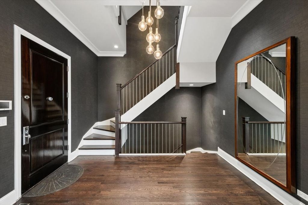 2730 N HARTLAND Court, Chicago, IL 60614 — photo 3