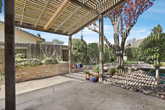 2917 Estate Dr, Stockton, CA 95209