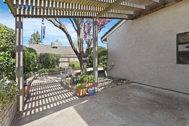 2917 Estate Dr, Stockton, CA 95209