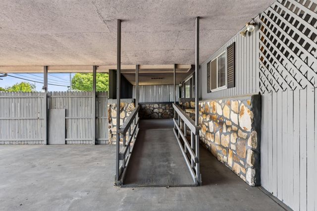 2060 Hamill Road, Hixson, TN 37343