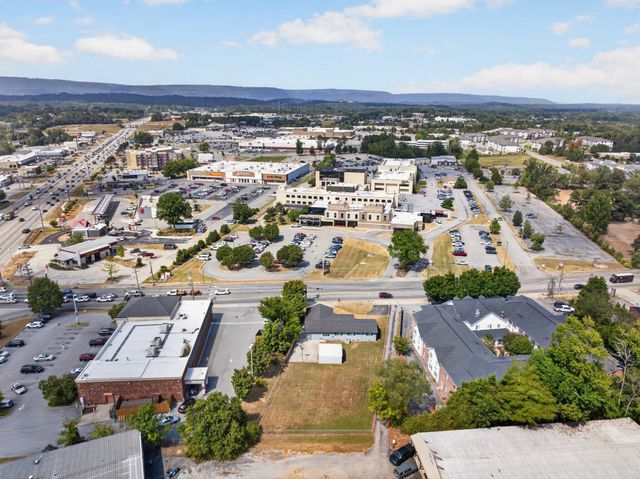 2060 Hamill Road, Hixson, TN 37343