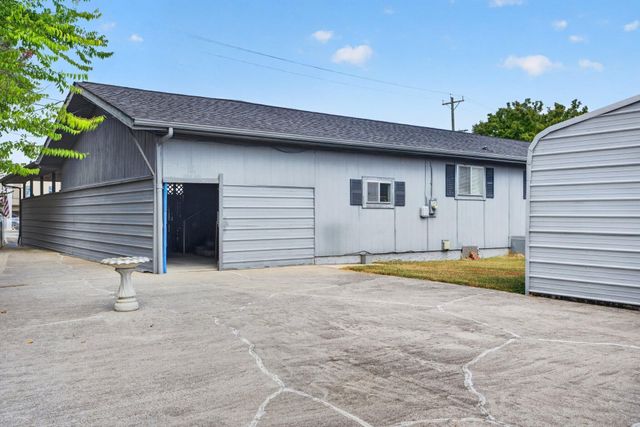 2060 Hamill Road, Hixson, TN 37343