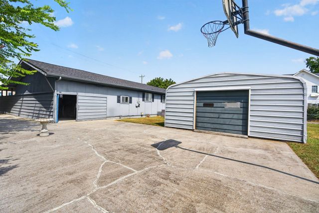 2060 Hamill Road, Hixson, TN 37343