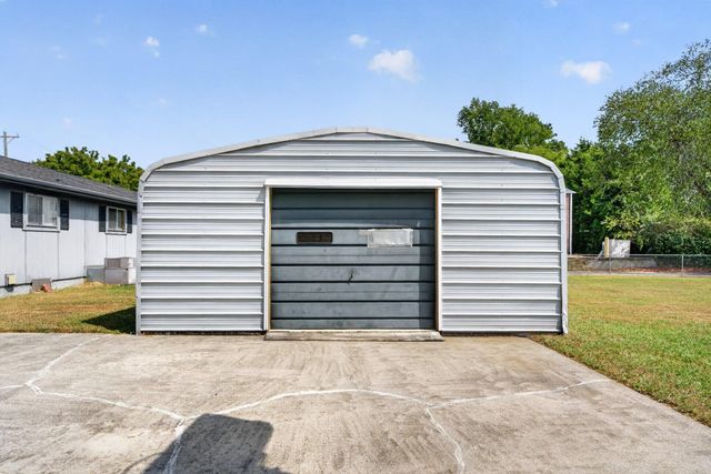 2060 Hamill Road, Hixson, TN 37343