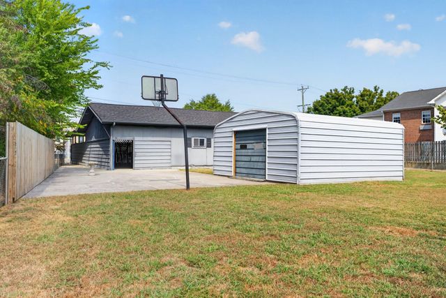 2060 Hamill Road, Hixson, TN 37343