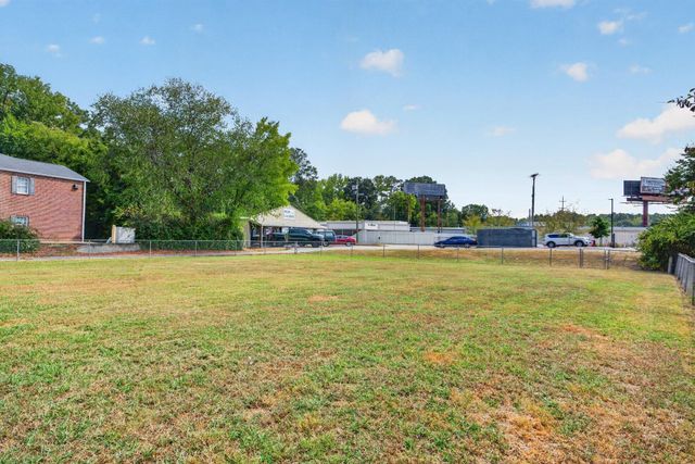 2060 Hamill Road, Hixson, TN 37343