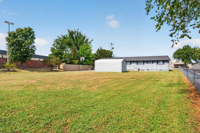 2060 Hamill Road, Hixson, TN 37343