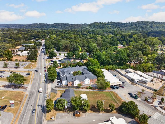 2060 Hamill Road, Hixson, TN 37343