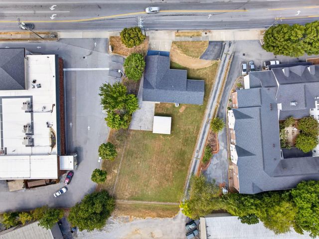 2060 Hamill Road, Hixson, TN 37343