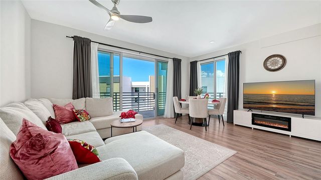 1703 N TAMIAMI TRAIL 511, Sarasota, FL 34234