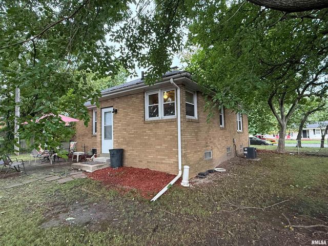 2710 N WISCONSIN Avenue, Peoria, IL 61603