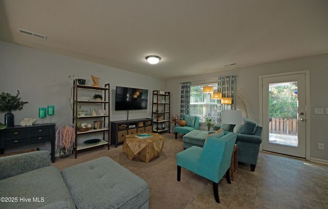 215 Chalet Road, Holly Ridge, NC 28445