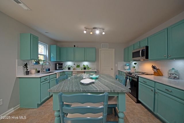 215 Chalet Road, Holly Ridge, NC 28445